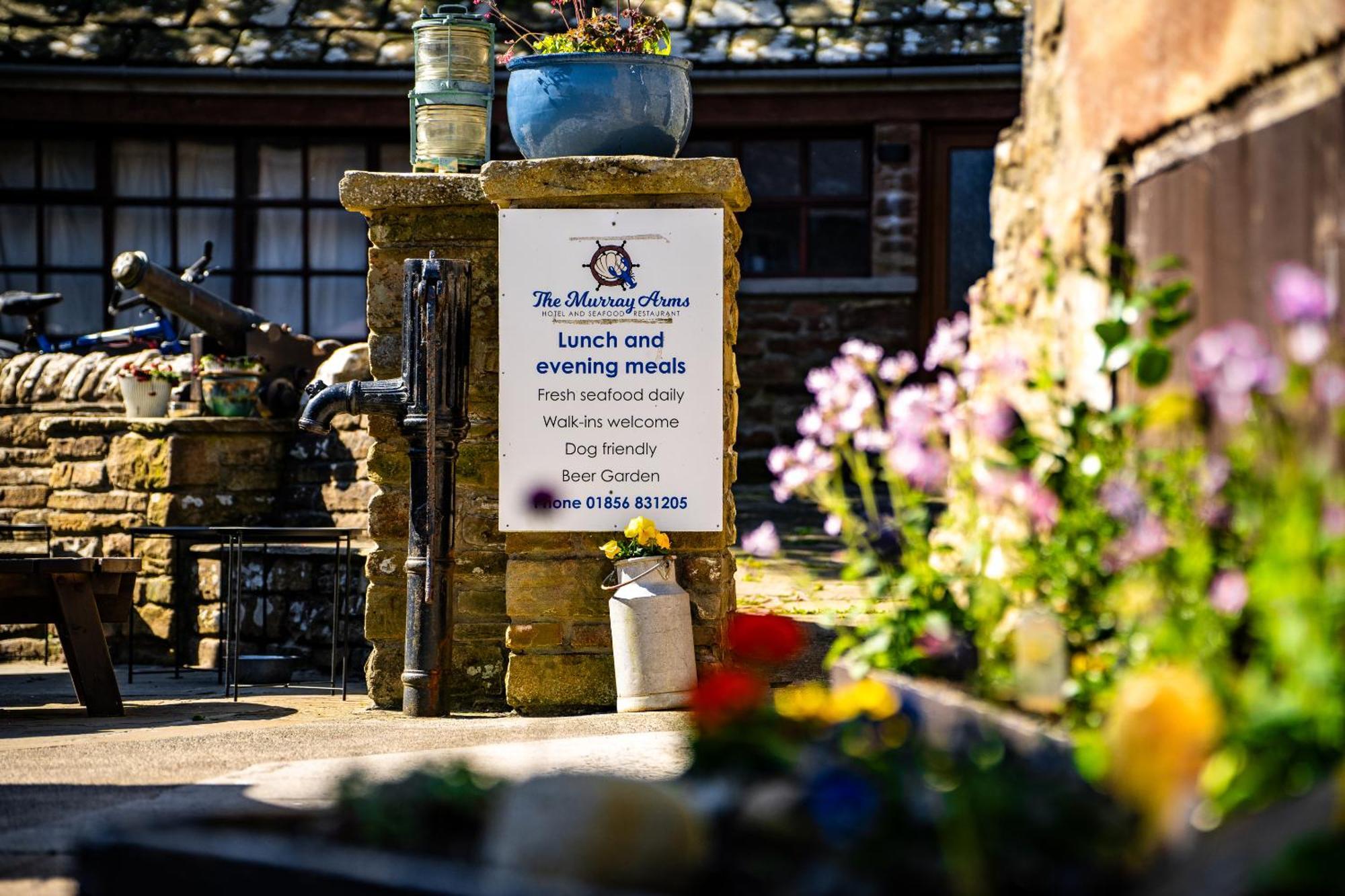 Murray Arms Hotel And Seafood Restaurant, Orkney Saint Margarets Hope ภายนอก รูปภาพ